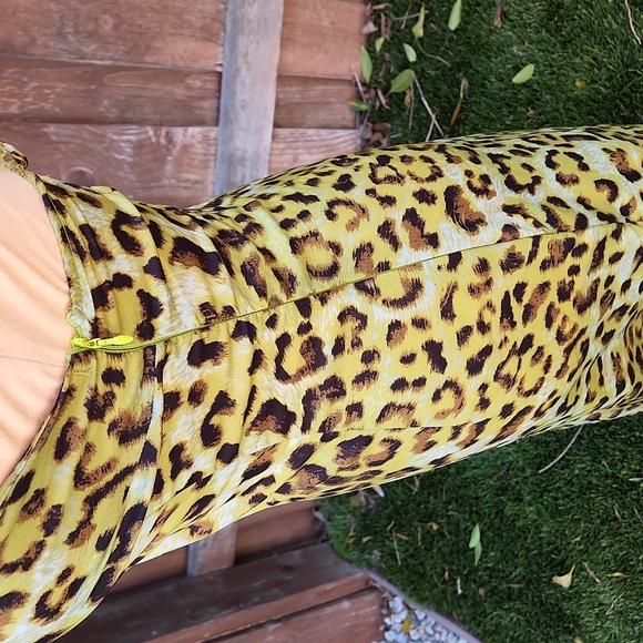 Pretty Little Thing Dress - Picture 4 of 10